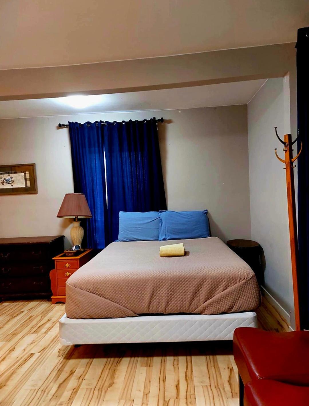 Earthquest Lodge Port Burwell Ngoại thất bức ảnh